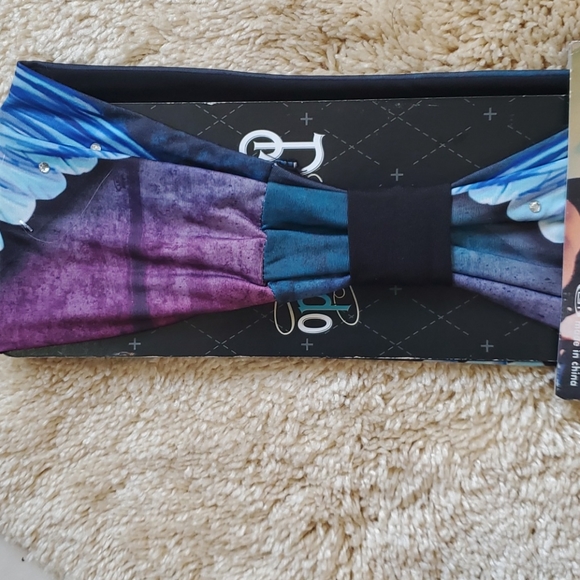 NWT spandex headband - Picture 3 of 4